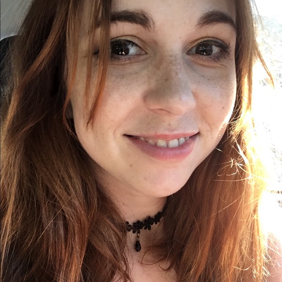 Meet your Posher, Emi - Picture 2 of 3